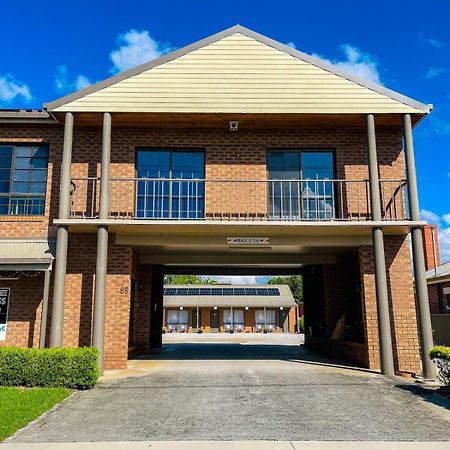 Holbrook Town Centre Motor Inn Exterior foto