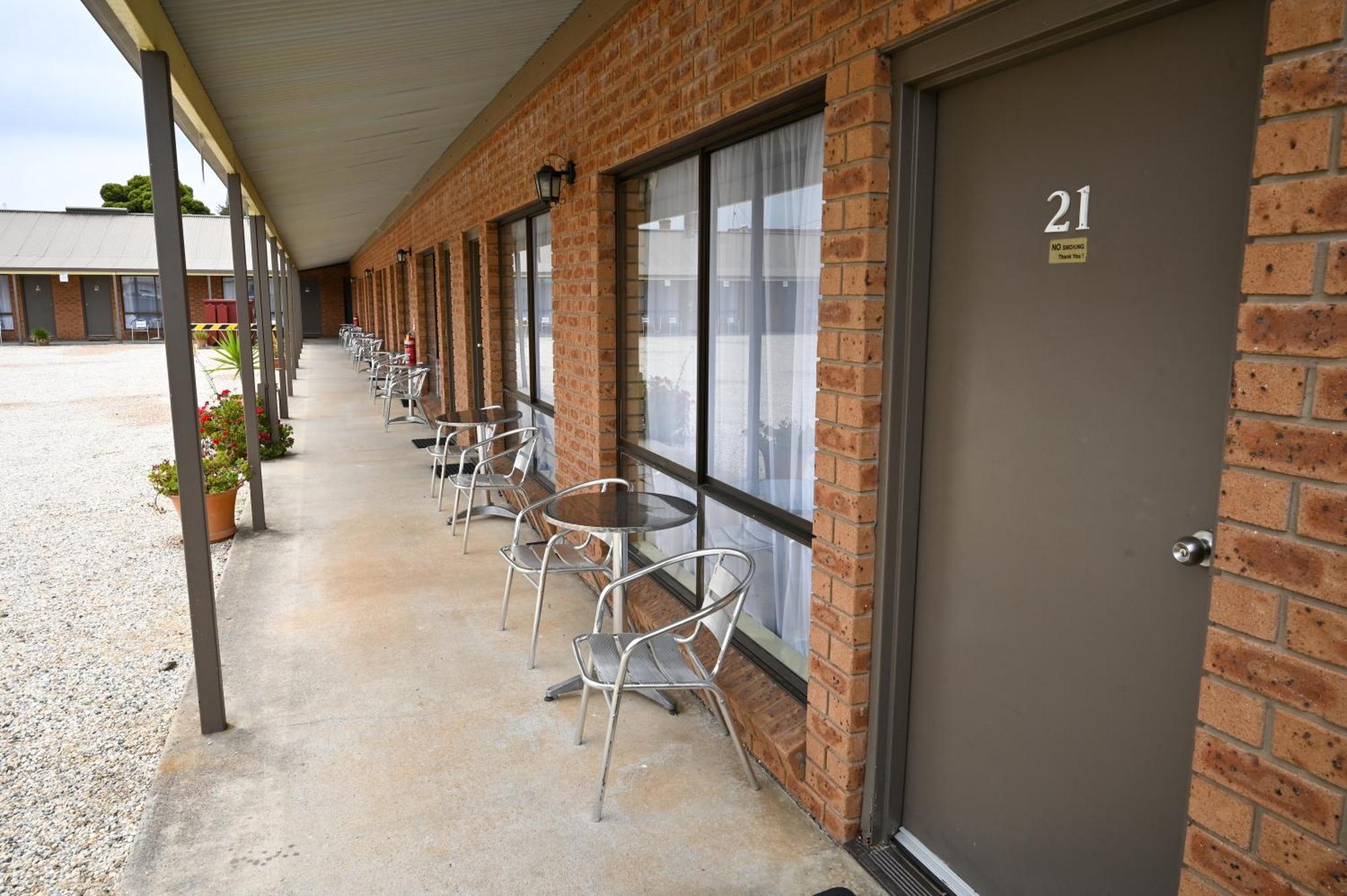 Holbrook Town Centre Motor Inn Exterior foto